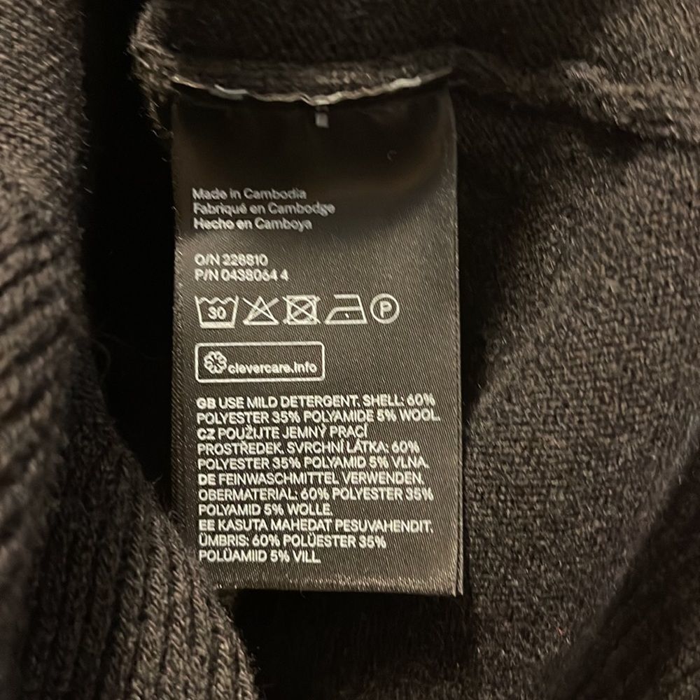 H&M I Conscious woman’s Black Ruffled Sweater - Picture 7 of 7